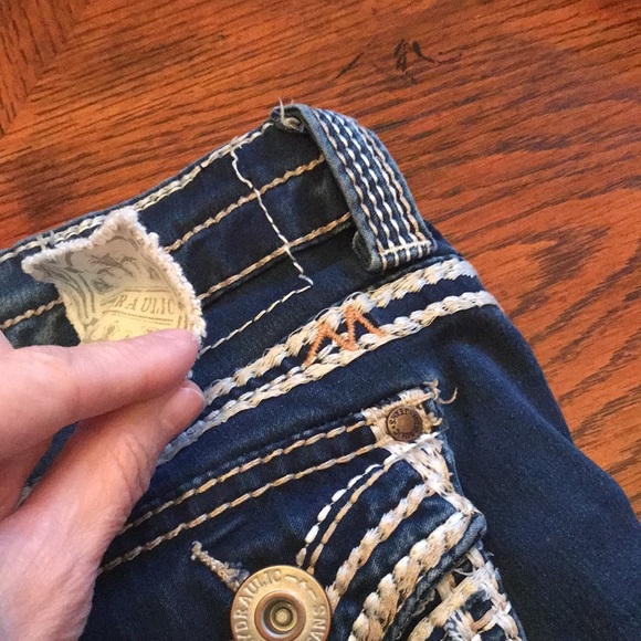 Hydraulic Jean Capri in size 8. Dark wash - Picture 8 of 13